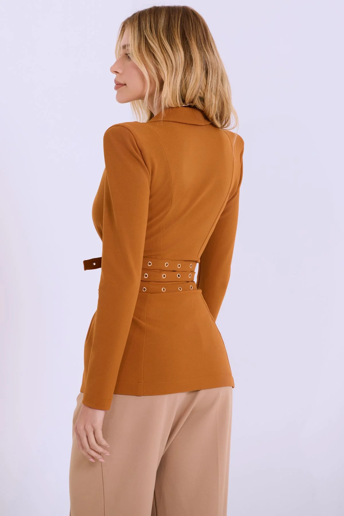 Blazer com Três Cintos em Crepe Anahi - Image 5